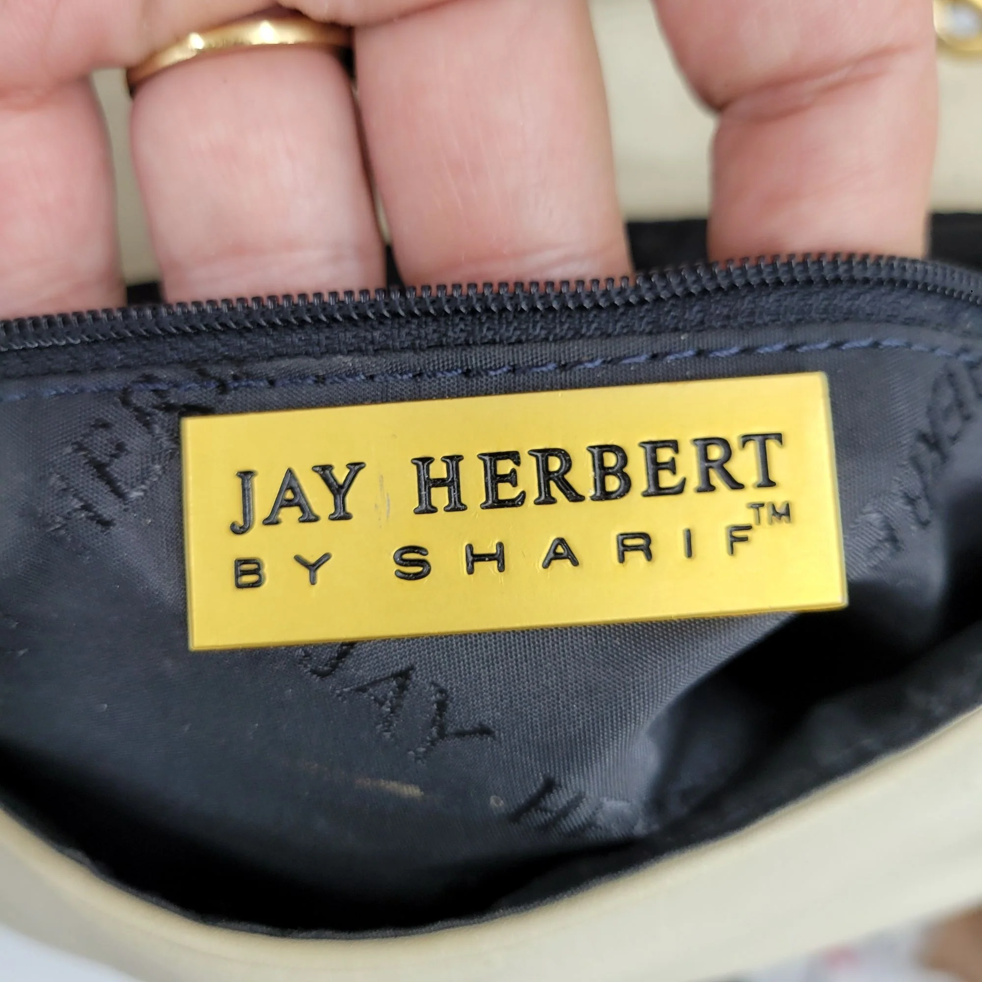 Vintage 80s Crossbody Bag Leather Quilted Gold Chain Cream by Jay Herbert by Sharif - Image 3