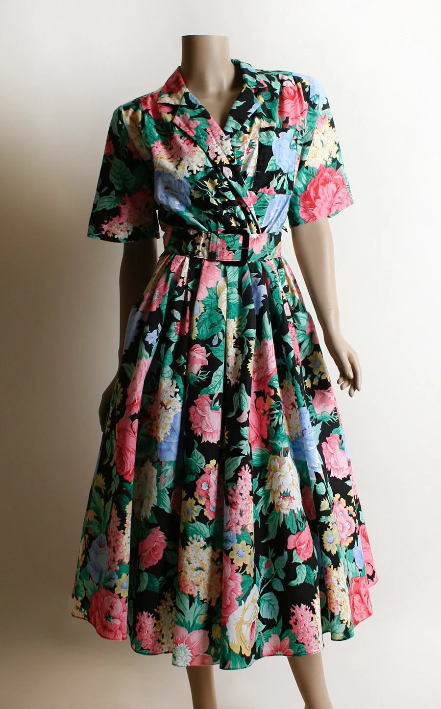 Vintage 80s Dark Floral Dress Rose Print Cotton Button Up Day Dress with Belt and Pockets Full Skirt 50s Style Small Medium - Image 3