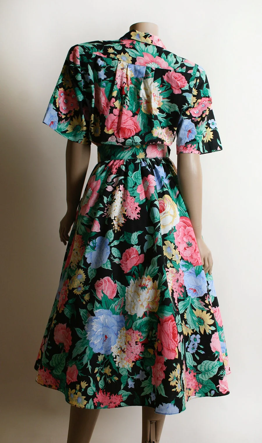 Vintage 80s Dark Floral Dress Rose Print Cotton Button Up Day Dress with Belt and Pockets Full Skirt 50s Style Small Medium - Image 4