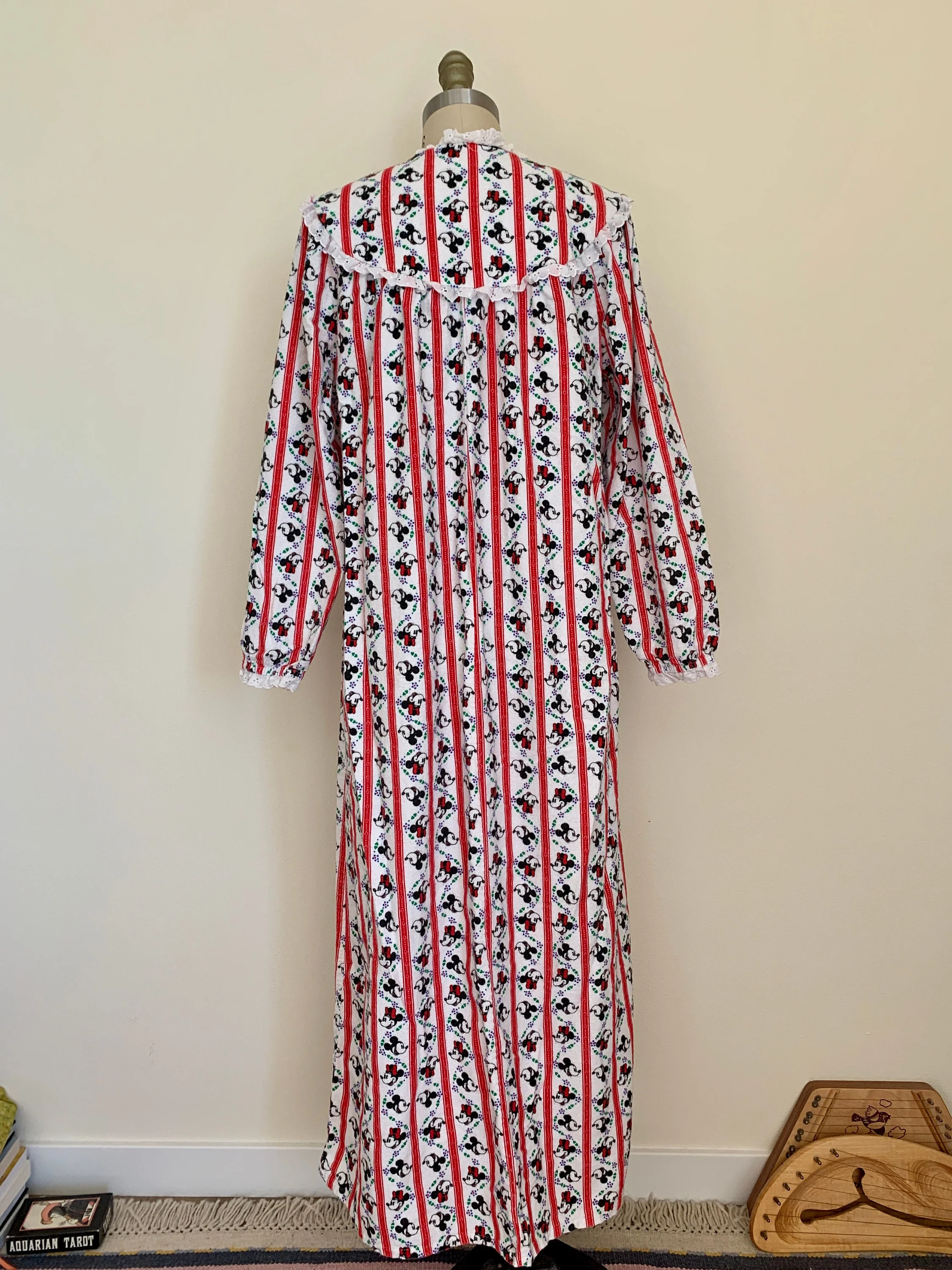 Vintage 80s Disney Mickey Mouse Soft Cotton Flannel Nightgown Sz M / L by Lanz of Salzburg - Image 2