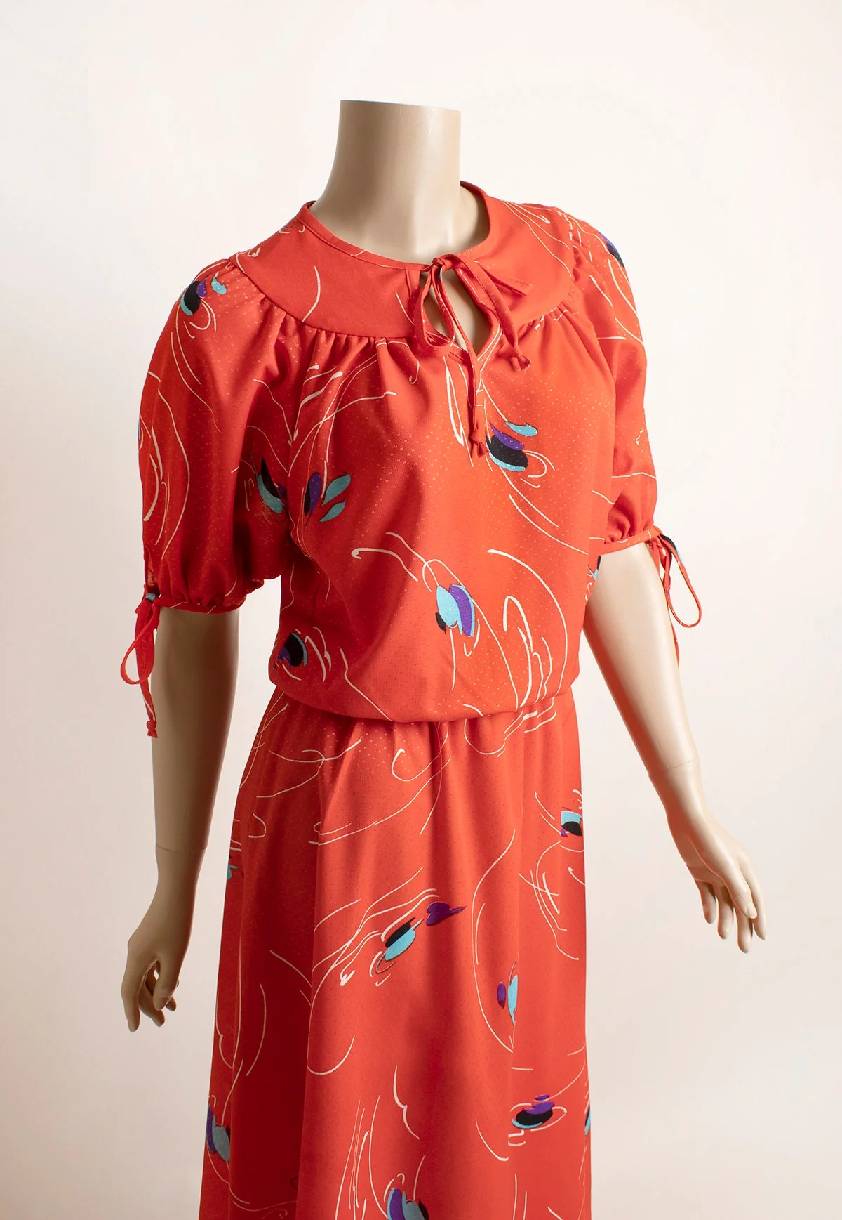 Vintage 80s Dress - Cherry Red Abstract Swirly Art Print Puff Short Sleeves Retro Dress - Keyhole Neckline - 80s Cute - Small by Kings Row Inc - Image 6