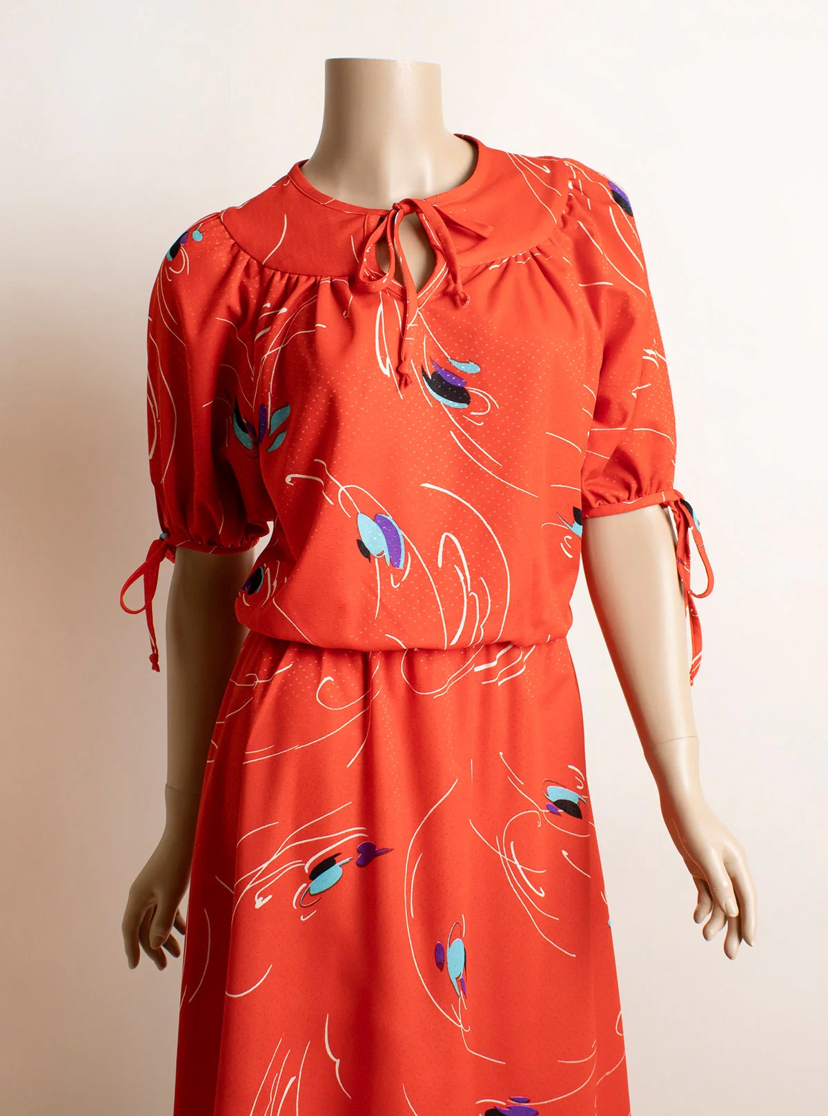 Vintage 80s Dress - Cherry Red Abstract Swirly Art Print Puff Short Sleeves Retro Dress - Keyhole Neckline - 80s Cute - Small by Kings Row Inc - Image 8