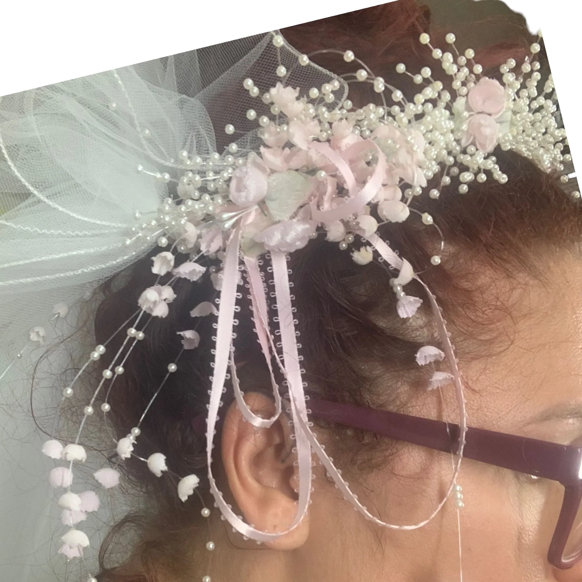 Vintage 80s Pink White Faux Pearl Ribbon Bridal Headpiece Veil - Image 4