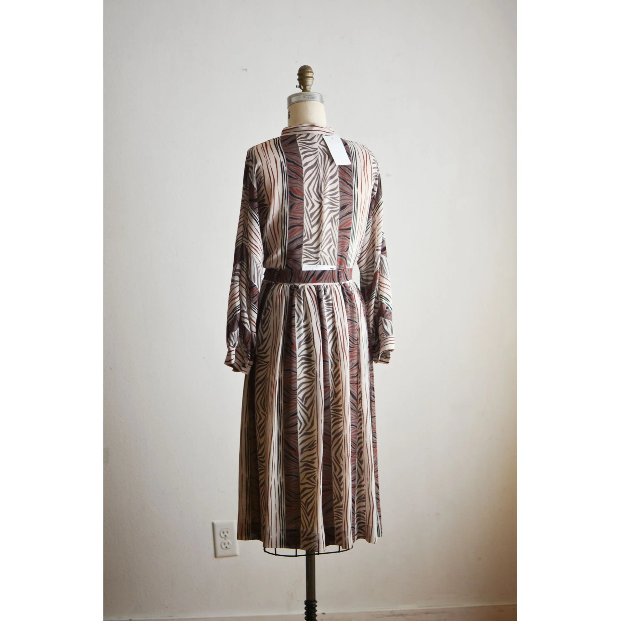 Vintage 80s Set Skirt Sheer Top Buttoned Down Desert Hues Striped Animal Print Size Small by Campus Casual - Image 9