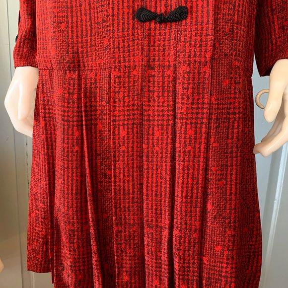 Vintage 80s Silk Dress Tailored Box Pleat Frog Detail by Helga - Image 6