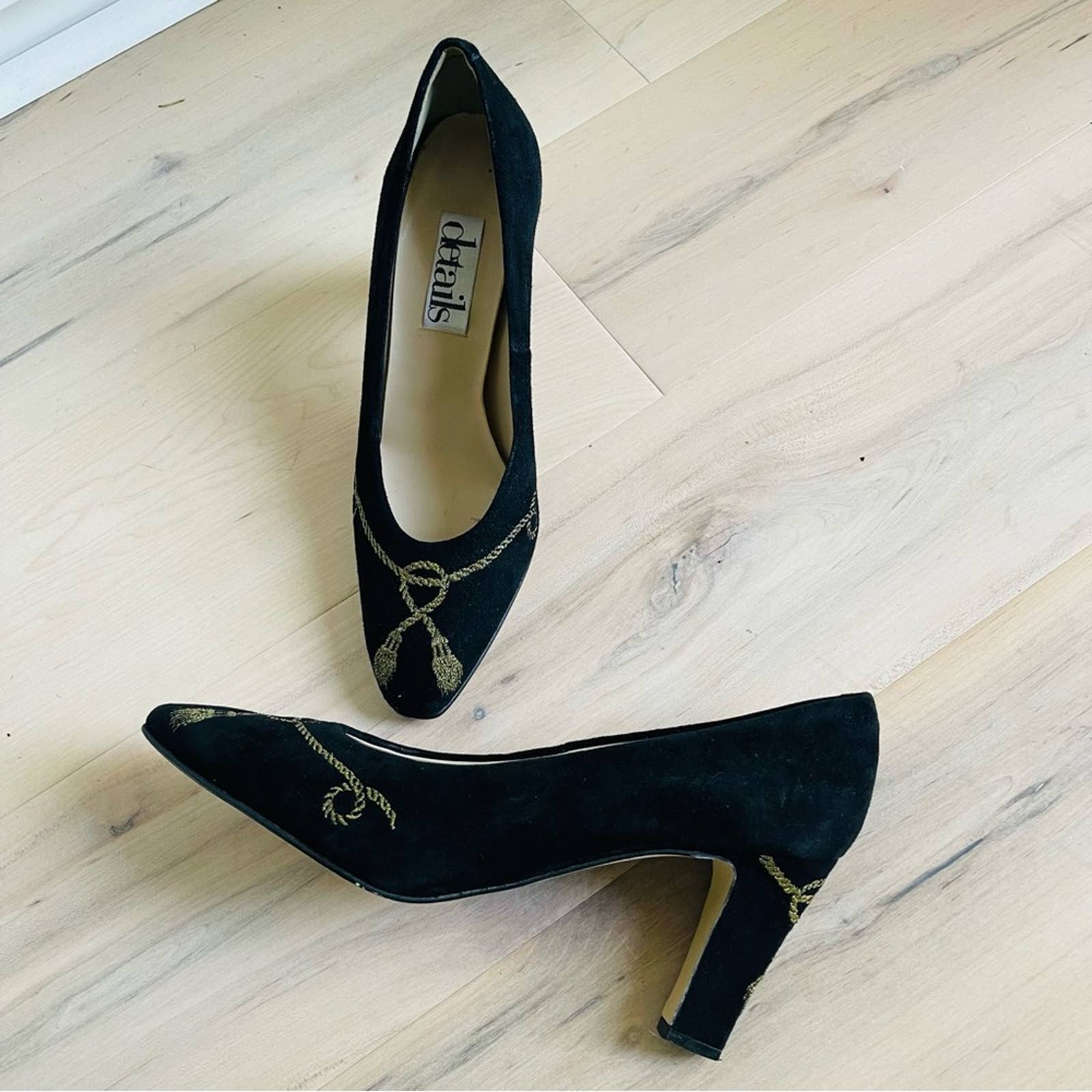 Vintage 80s Suede Pumps Black with Gold Rope Embroidery by Authentic Original  Style - Image 7