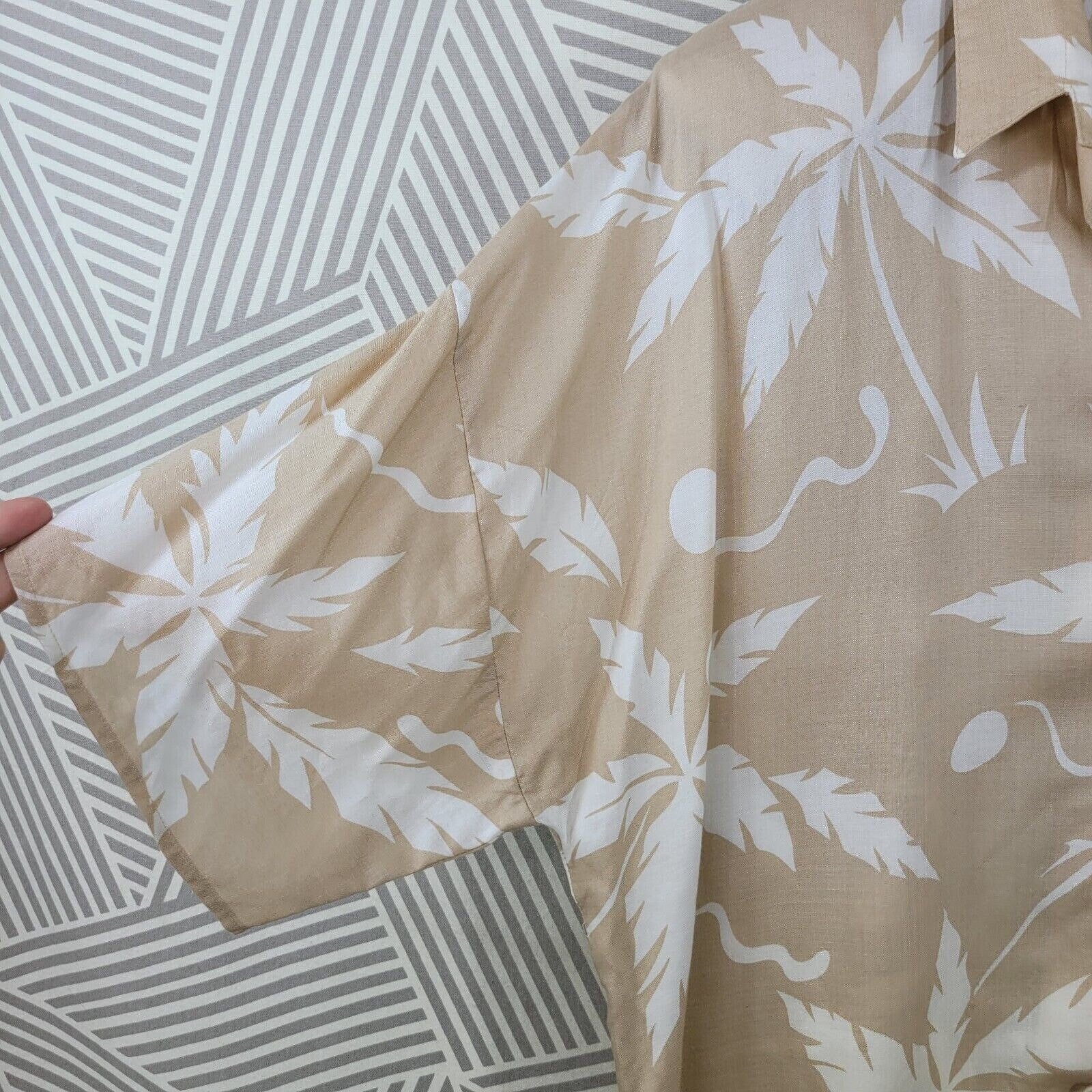 Vintage 80s Tropical Top Size Large Button Up Shirt Blouse Tan Womens - Image 3