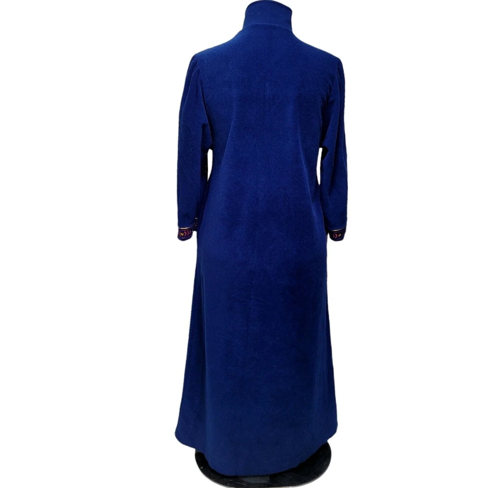 80s Blue Embroidered Fleece Winter Housecoat Robe By Vanity Fair - Image 2