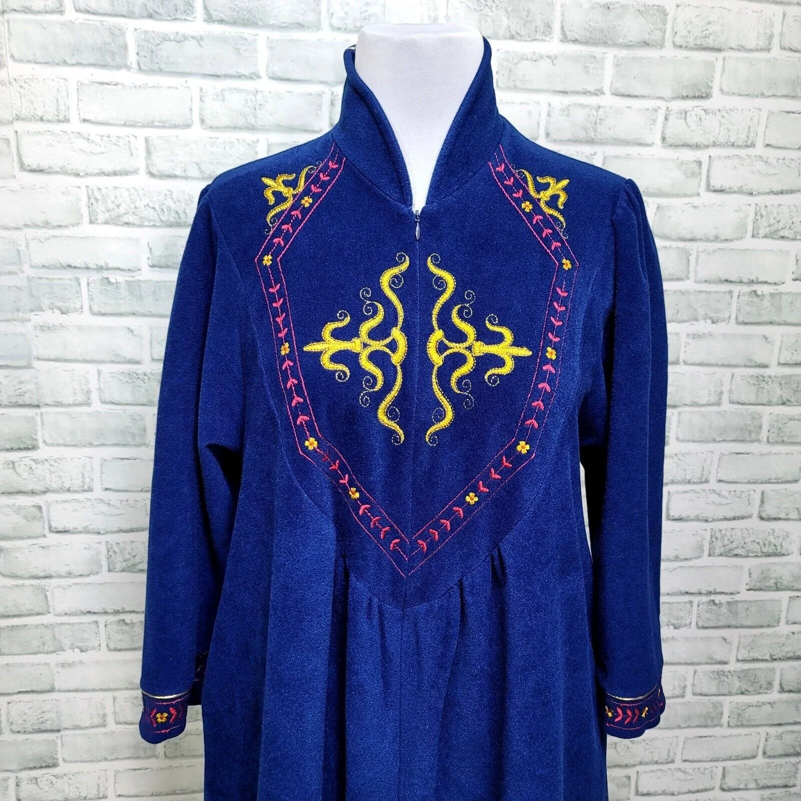 80s Blue Embroidered Fleece Winter Housecoat Robe By Vanity Fair - Image 3