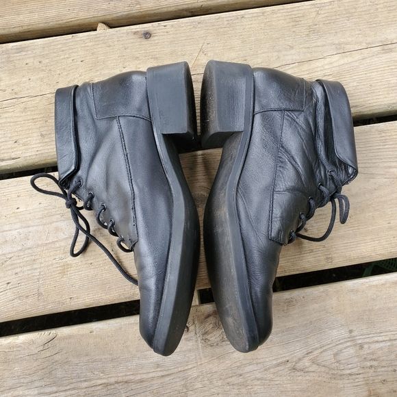 Vintage 90s 00s Black Leather Lace-Up Heeled Boots Booties by Premier - Image 5