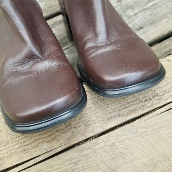 Vintage 90s 00s Brown Leather Chunky Block Heel Square Toe Ankle Boots by Eddie Bauer - Image 7