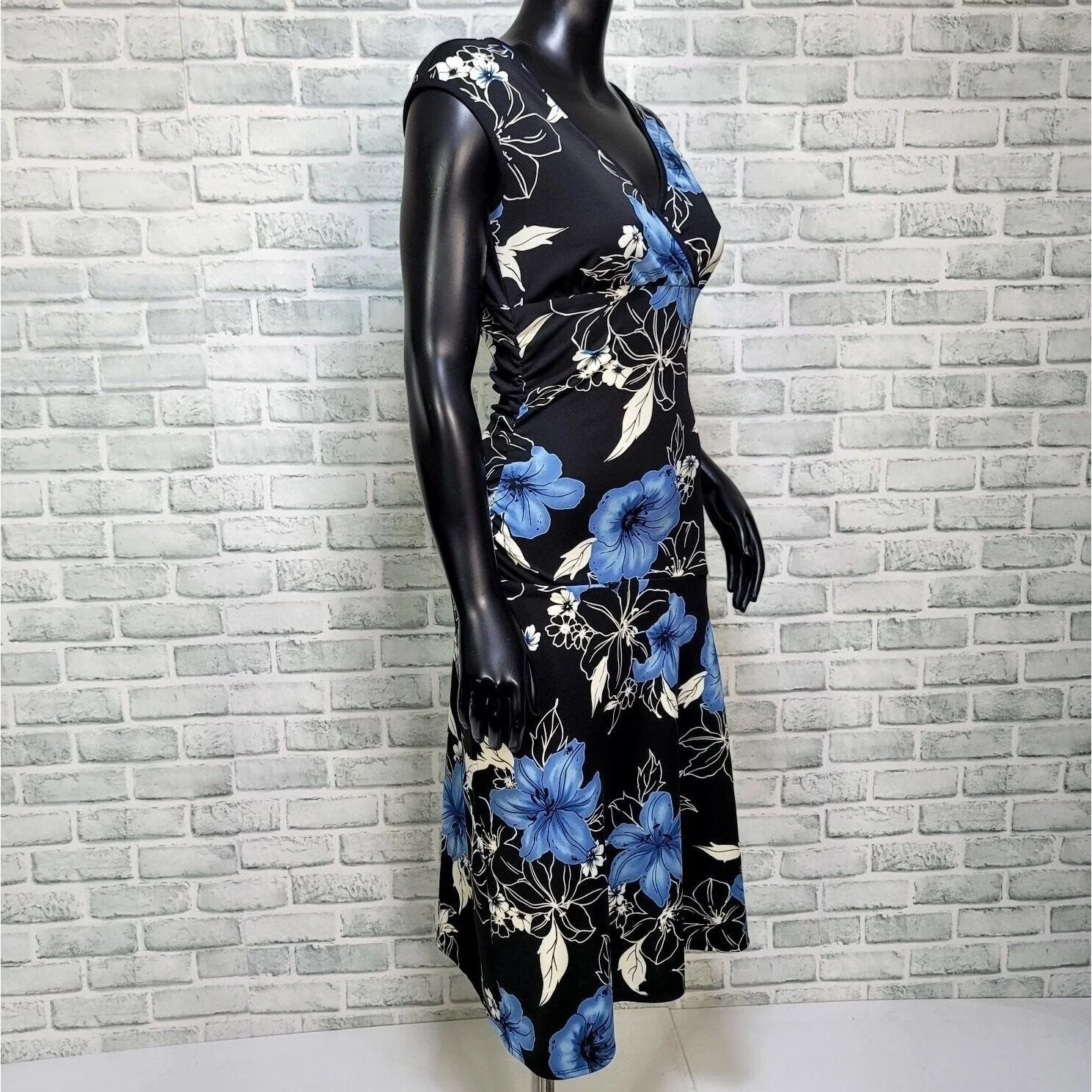 Vintage 90s 00s Byer Too! M Black Blue Floral Surplice Stretchy Asym Hem Dress by  Byer Too - Image 6