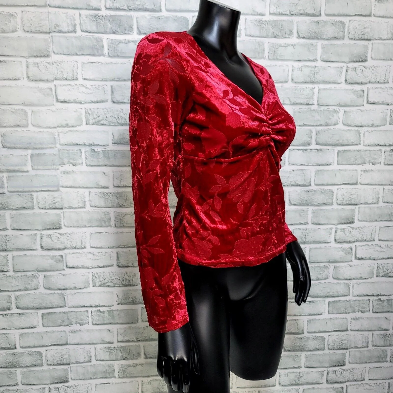 90s/00s Red Burnout Velvet Bell Sleeve Blouse By Great American Sportswear - Image 4