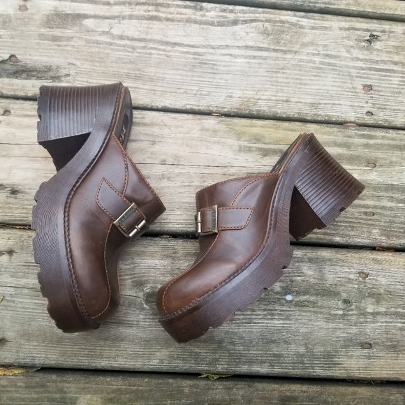 Vintage 90s 00s Mudd Brown Faux Vegan Leather Chunky Heel Platform Buckle Mules by Mudd - Image 3