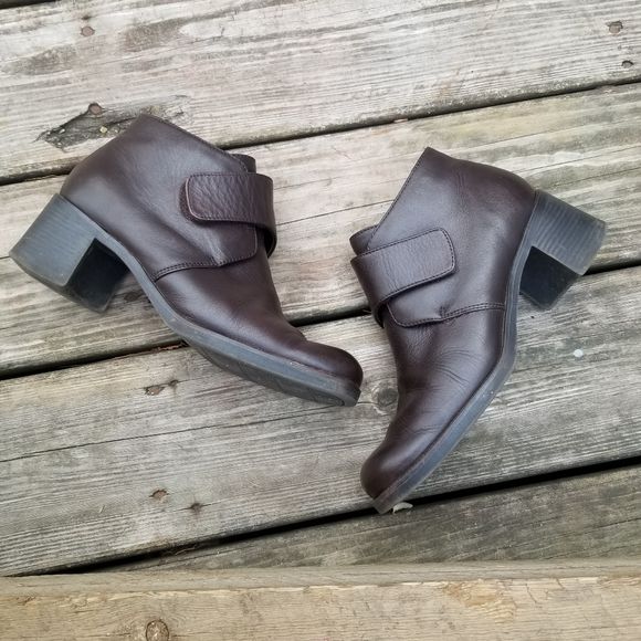 Vintage 90s 00s Square Toe Chunky Heel Leather Ankle Boots Booties - Image 2