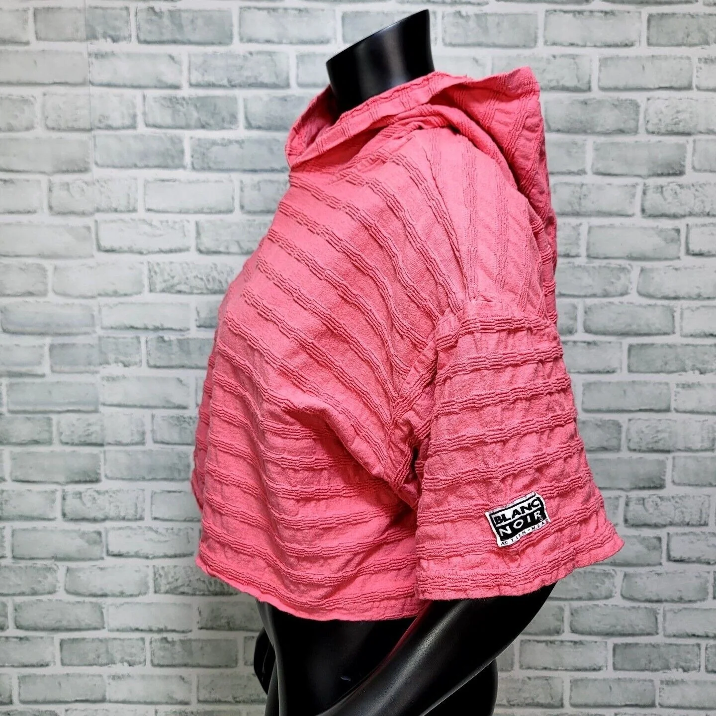90s Neon Hot Pink Textured Hooded Crop Top Surf Beach By Blanc Noir - Image 4