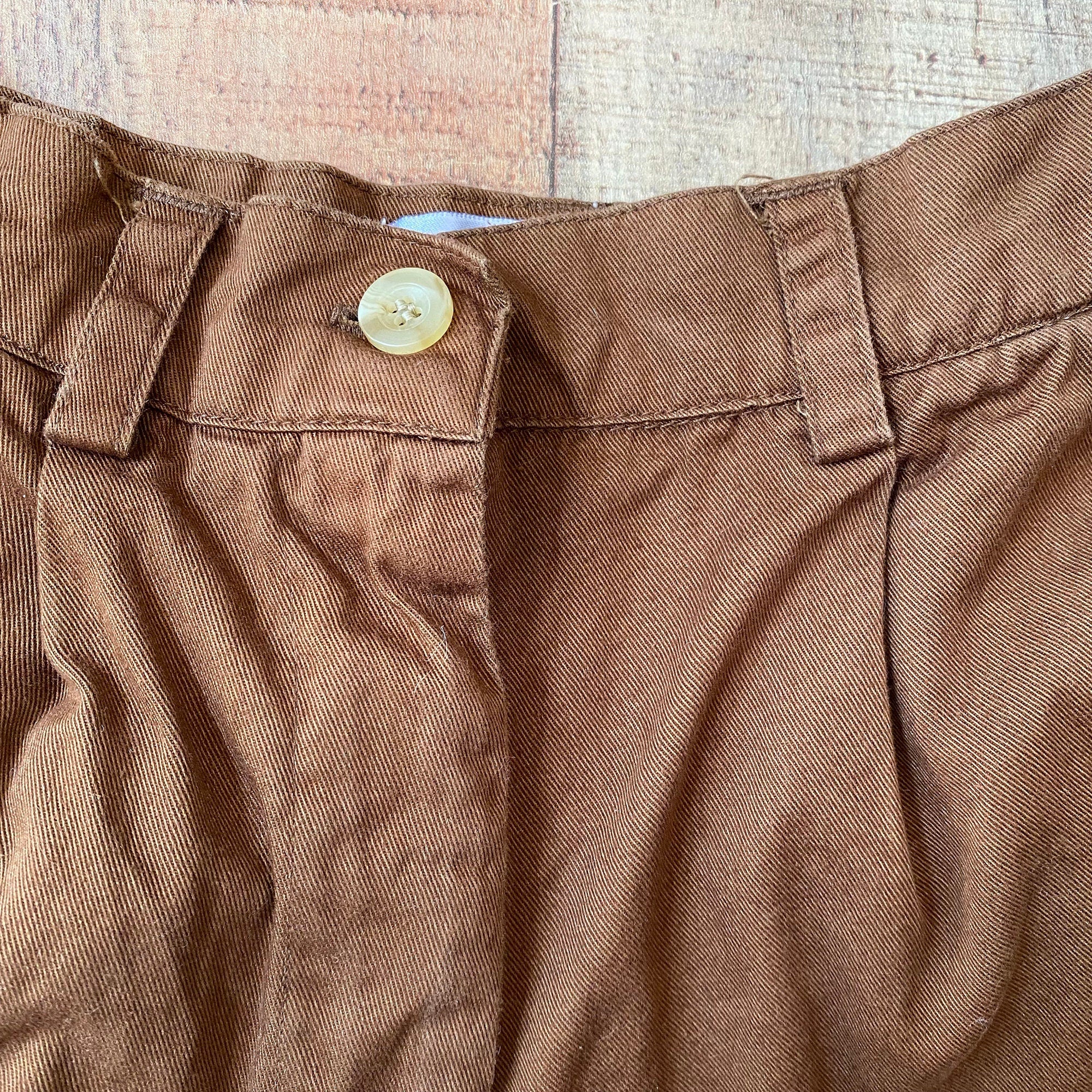 Vintage 90s Brown Cotton Cargo Pocket Style Bermuda Shorts Pleat Hips Retro Summer Points West Small 26 Waist by Points West - Image 3