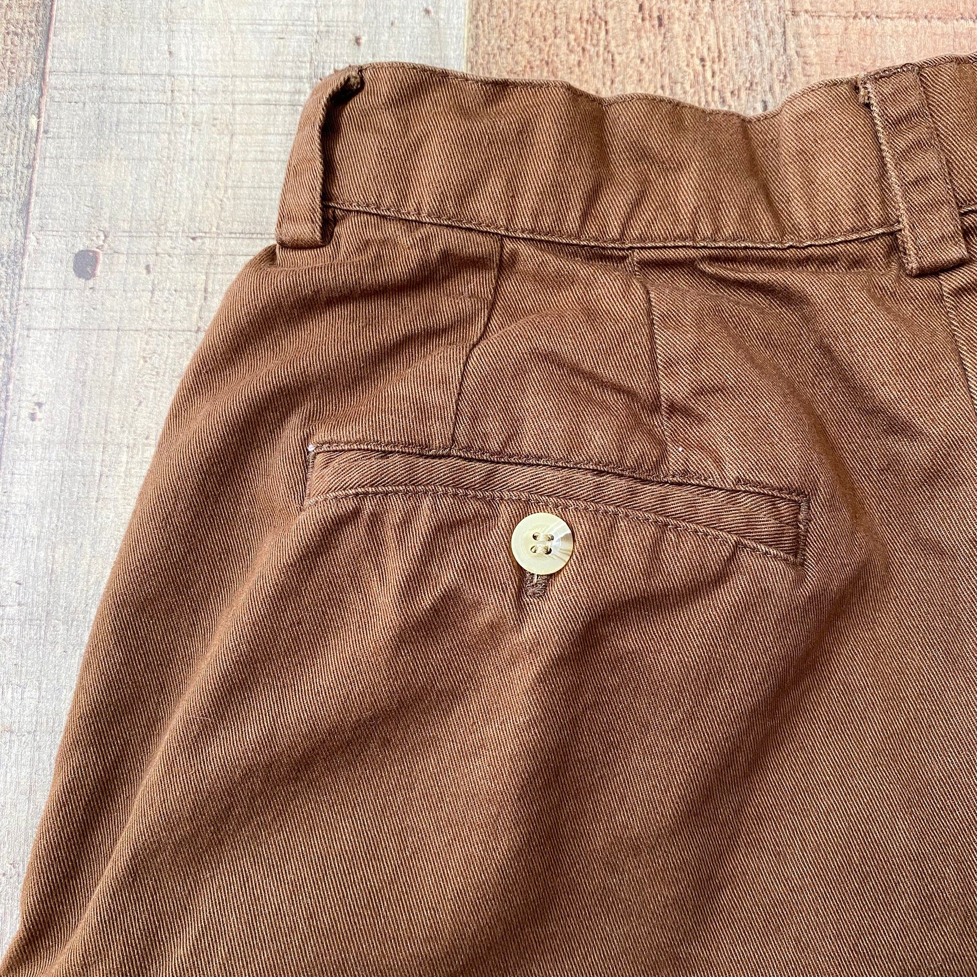 Vintage 90s Brown Cotton Cargo Pocket Style Bermuda Shorts Pleat Hips Retro Summer Points West Small 26 Waist by Points West - Image 6