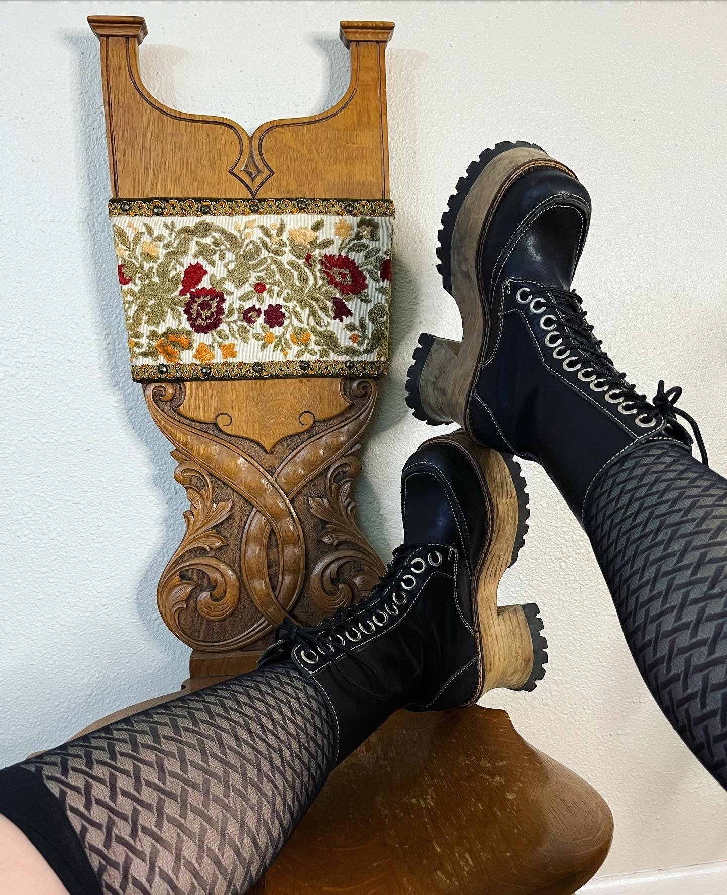 Vintage 90s London Underground Black Leather and Wooden Platform Lace Up Rounded Toe Combat Boot - Image 4