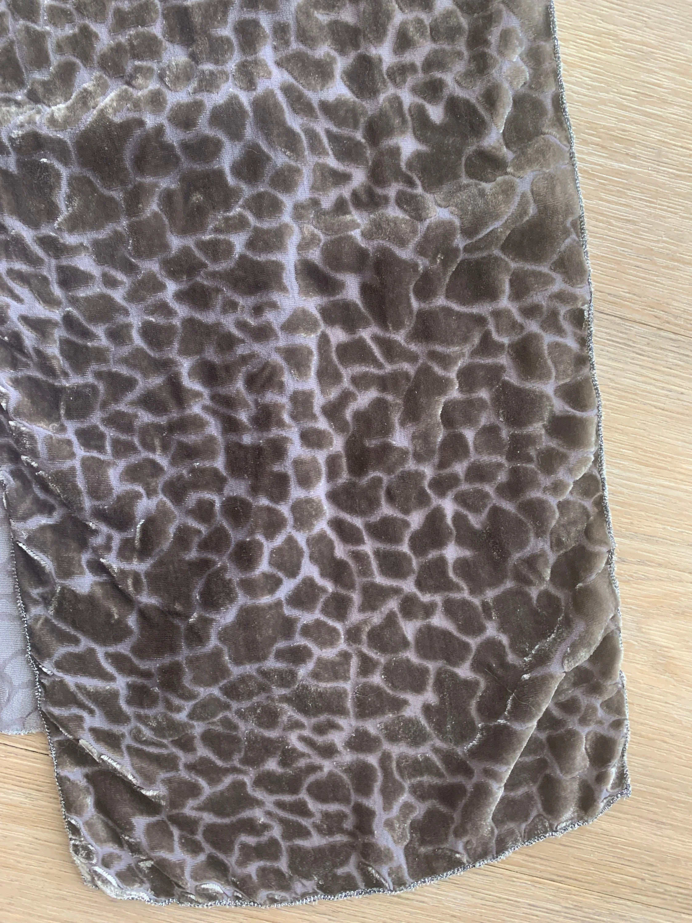 Vintage 90s Luxurious Sheer Velvet Burnout Scarf - Image 3