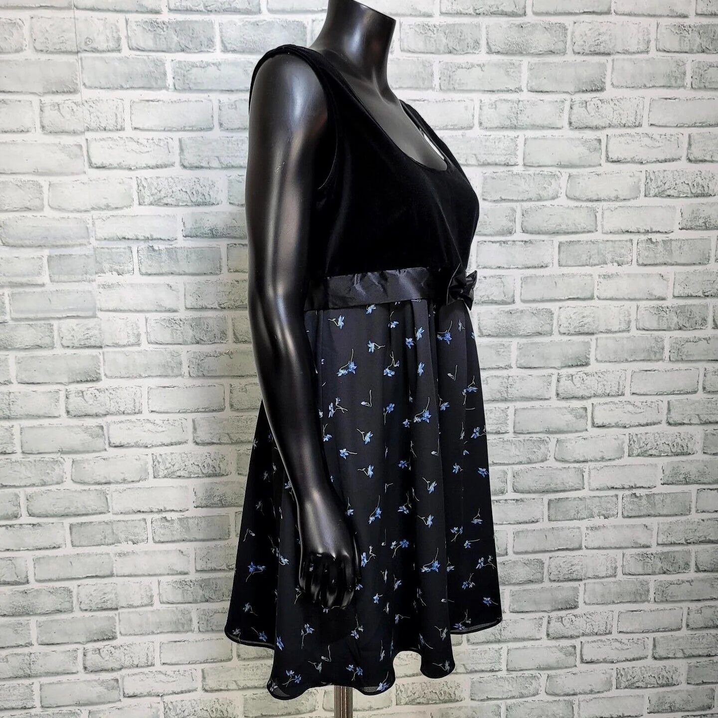 90s Black Velvet Babydoll Chiffon Floral Dress By Paris Blues - Image 2