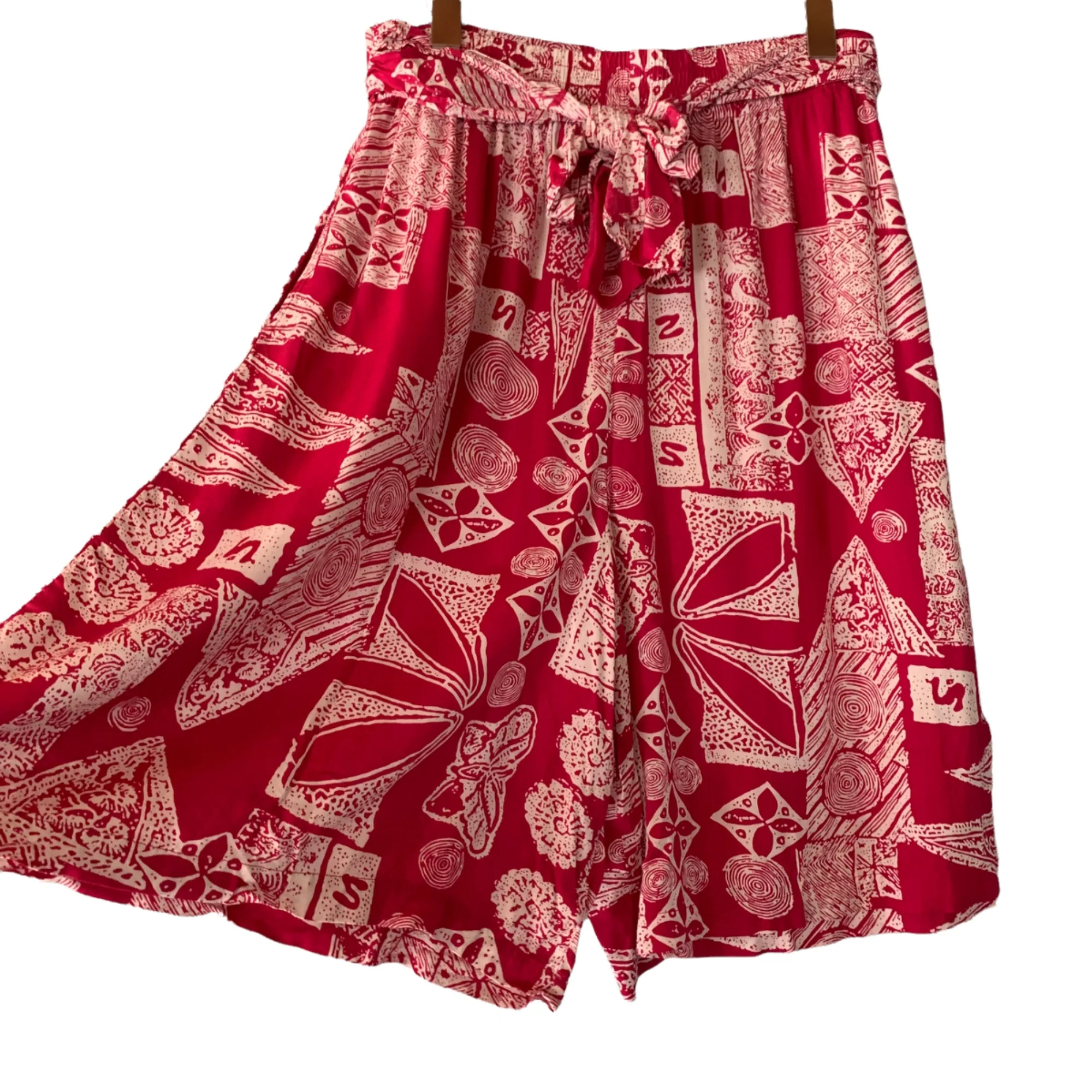 Vintage 90s Print Culotte Shorts 20w / 34 Pink White Indonesian by Laura Katherine - Image 2