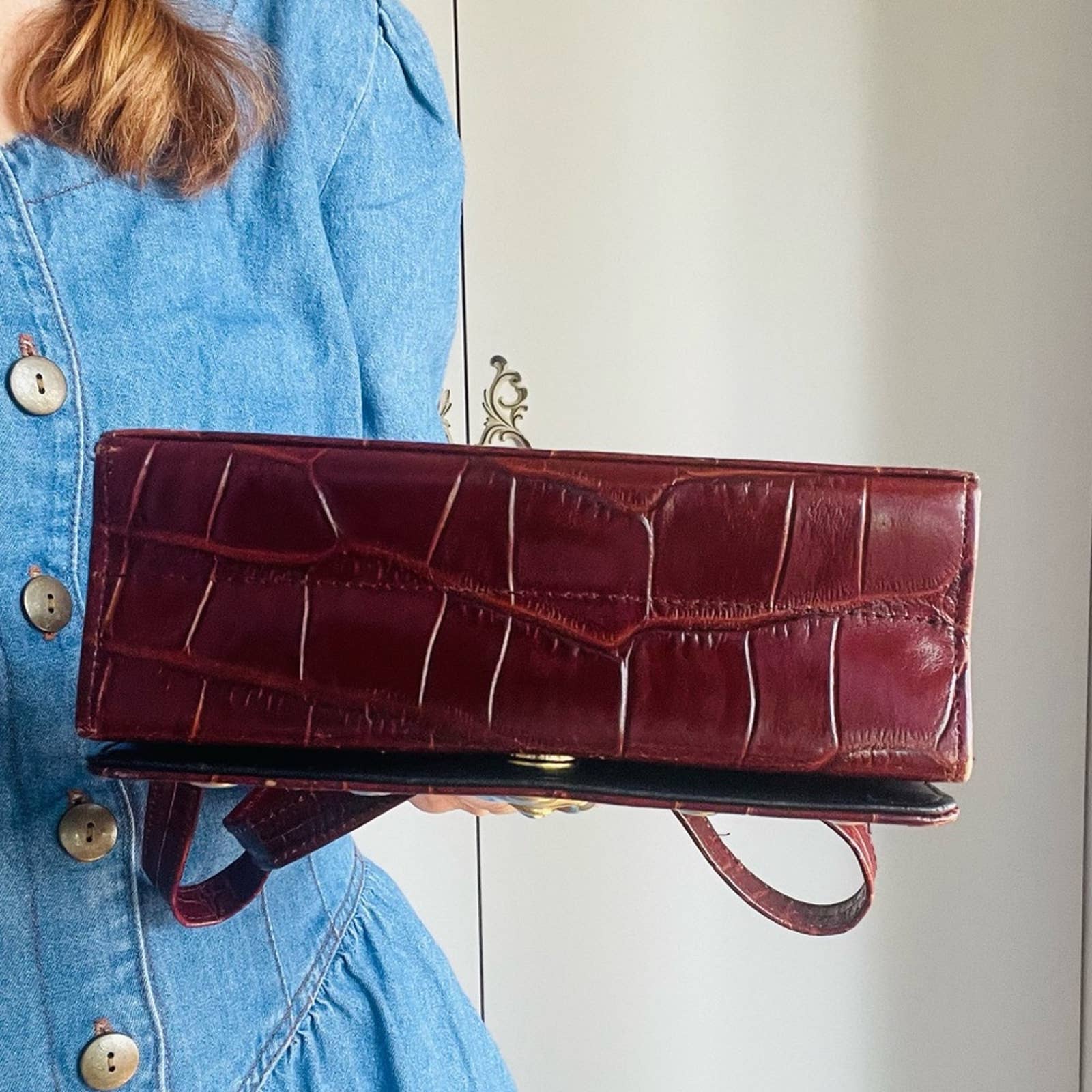 Vintage 90s Purse Embossed Leather with Sun/moon Celestial Details Crossbody - Image 8