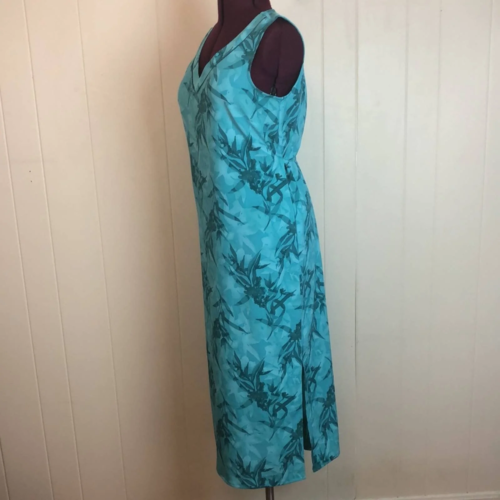 Vintage 90s Sleeveless V-Neck Floral Sheath Dress by Norton McNaughton - Image 2