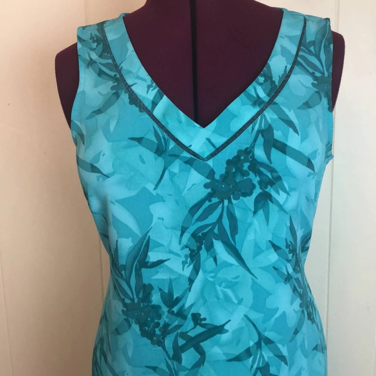 Vintage 90s Sleeveless V-Neck Floral Sheath Dress by Norton McNaughton - Image 3
