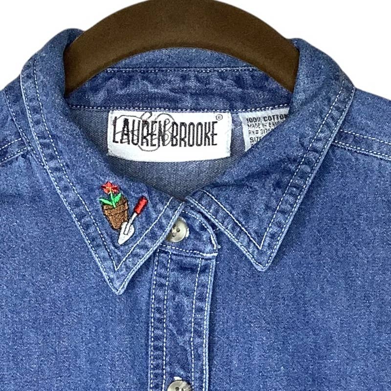 Vintage 90s Top Medium Long Sleeve Chambray Bears Gardening Embroidered Button by Lauren Brooke - Image 4