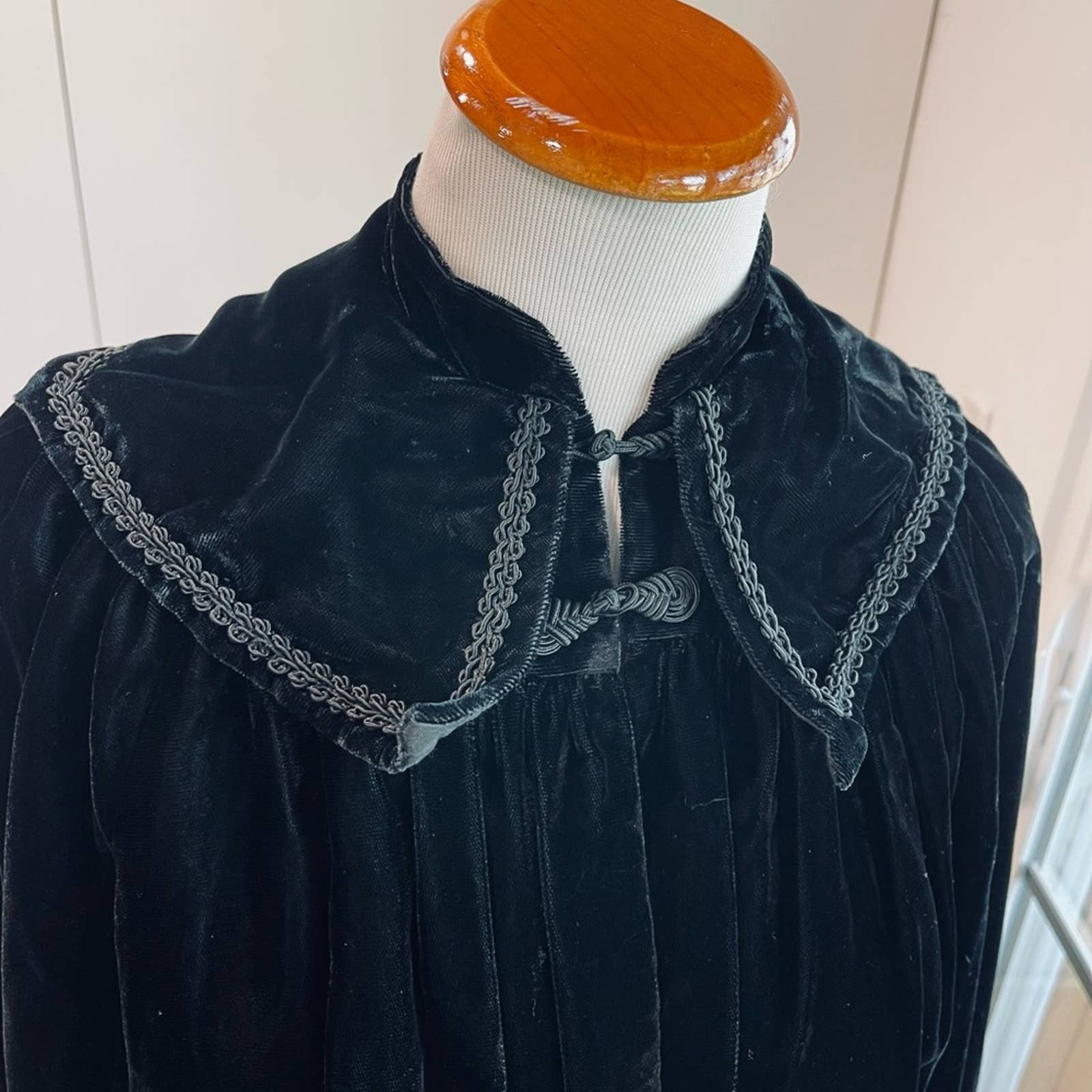 Vintage 90s Velvet Cape Black Cary San Francisco - Image 14