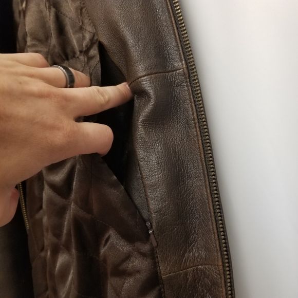 Vintage 90s Winchester Brown Leather Car Coat with Rifles and Shotguns Patches by Winchester - Image 4