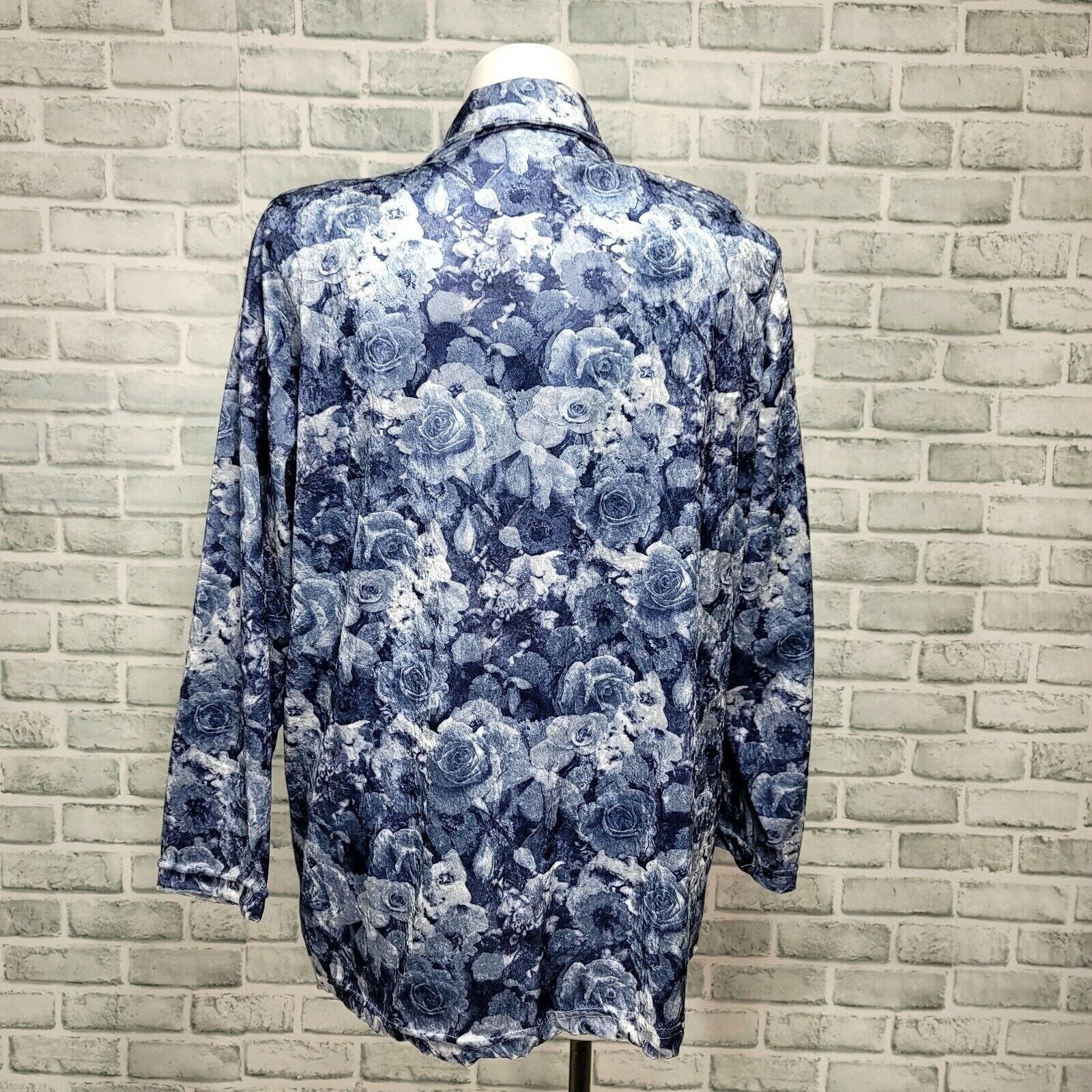 90s Blue Velvet Rose Floral Pattern Button Front Top By Cervelle - Image 2
