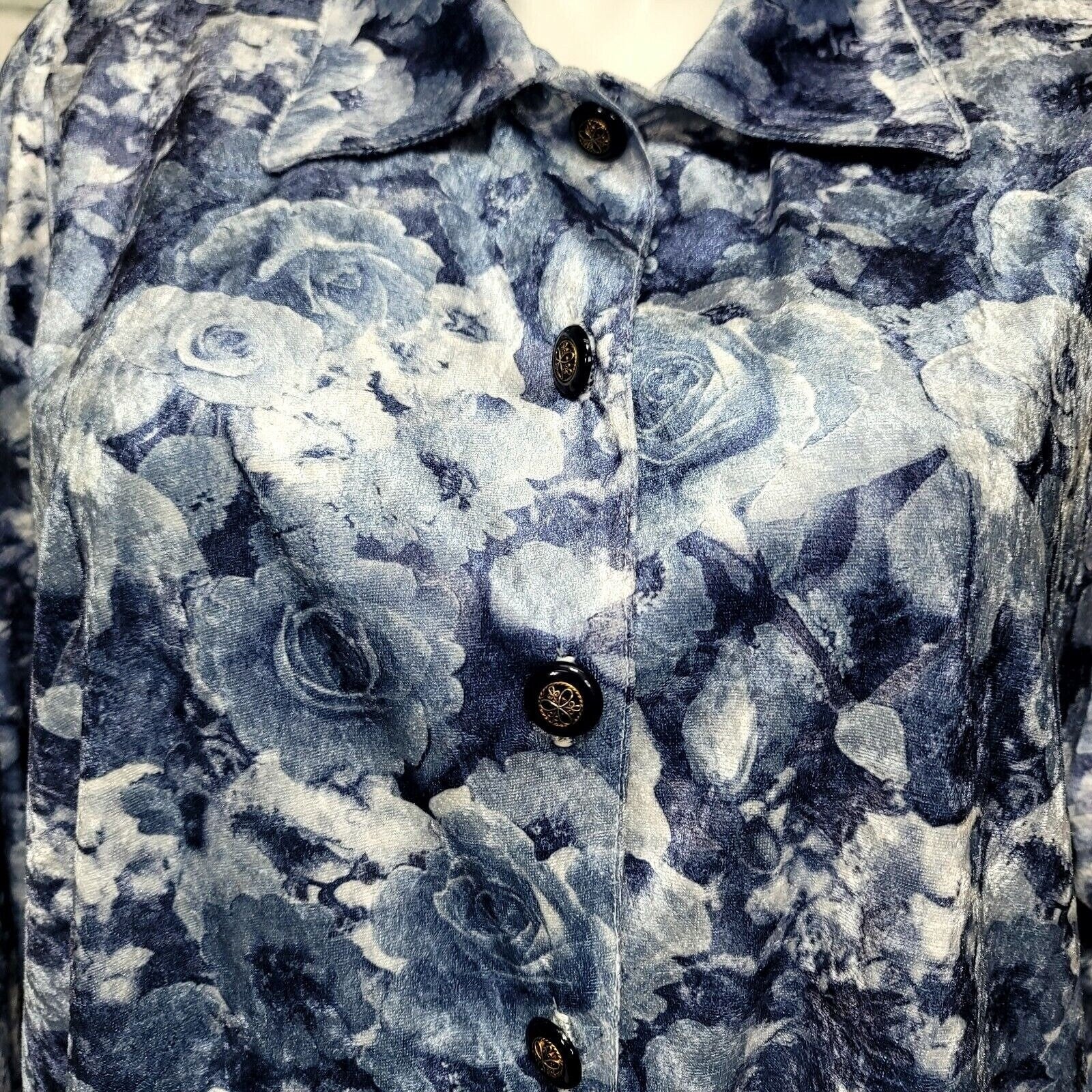 90s Blue Velvet Rose Floral Pattern Button Front Top By Cervelle - Image 4