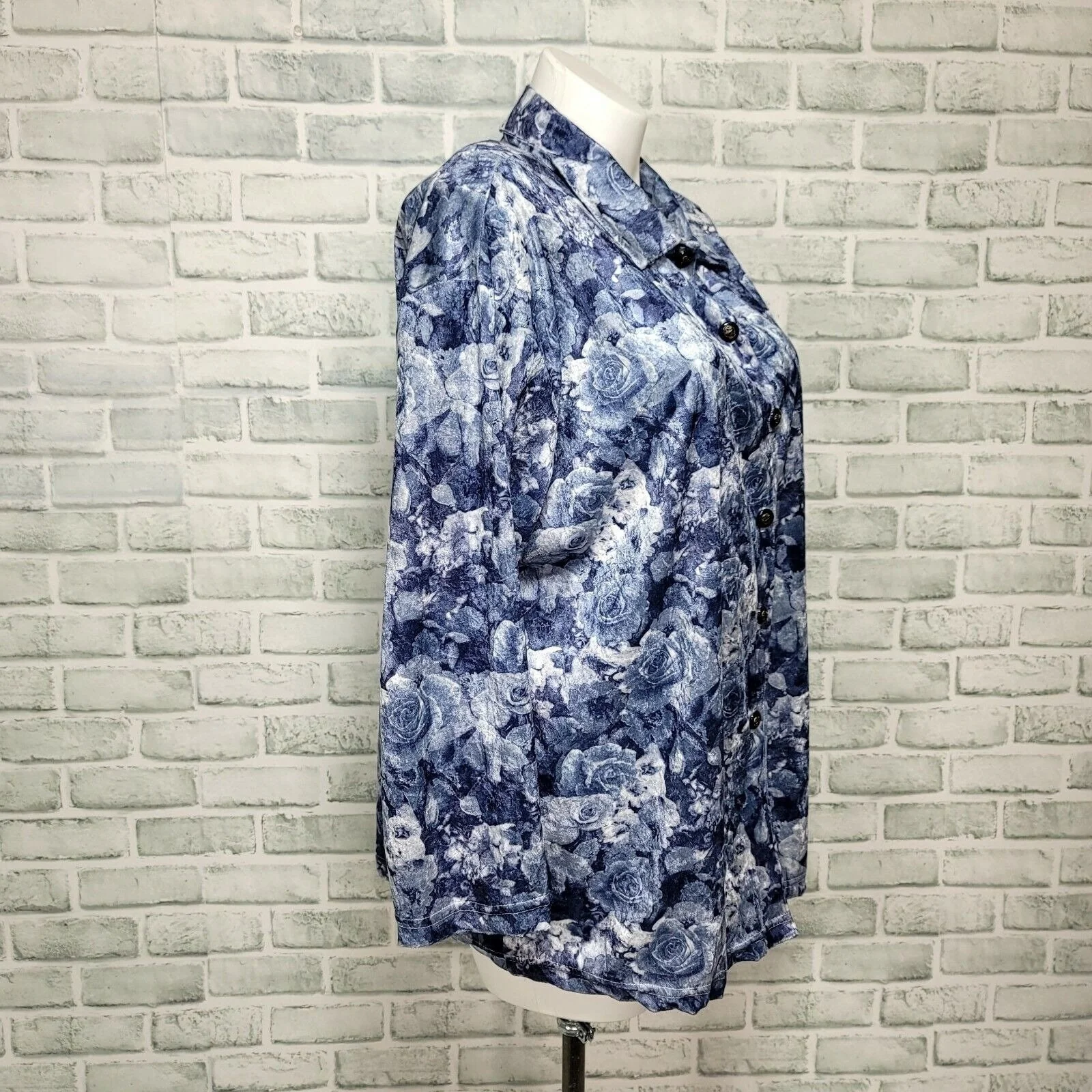 90s Blue Velvet Rose Floral Pattern Button Front Top By Cervelle - Image 6