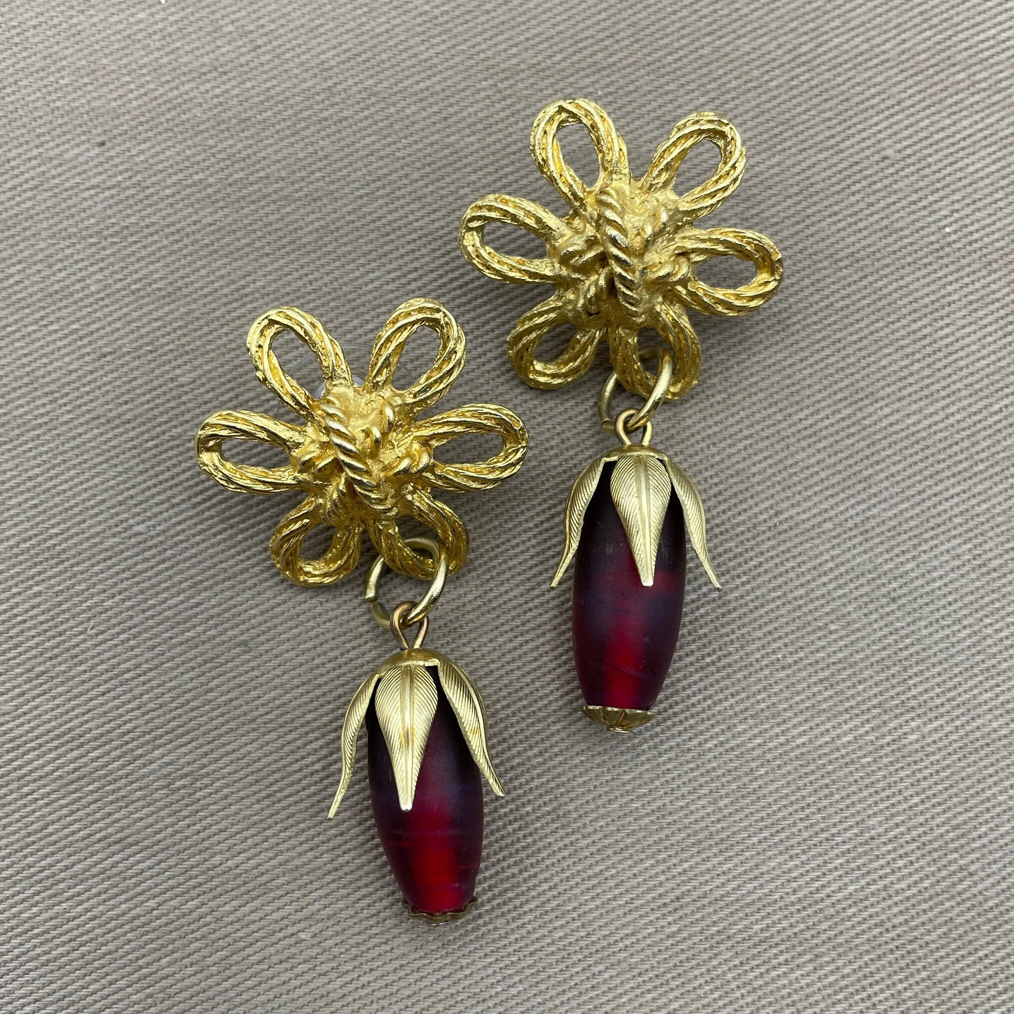 Vintage Art Nouveau Matte Gold Rope Flower Statement Earrings with Frosted Red Glass Beads for Pierced Ears - Image 4