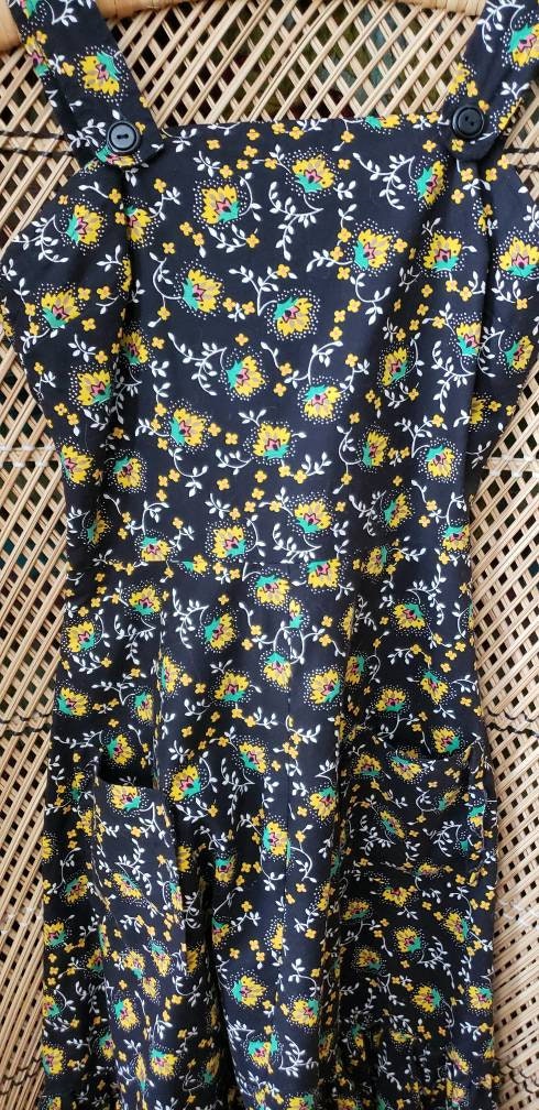 Vintage Black and Yellow Floral Summer Dress with Pockets 30" Bust - Image 6