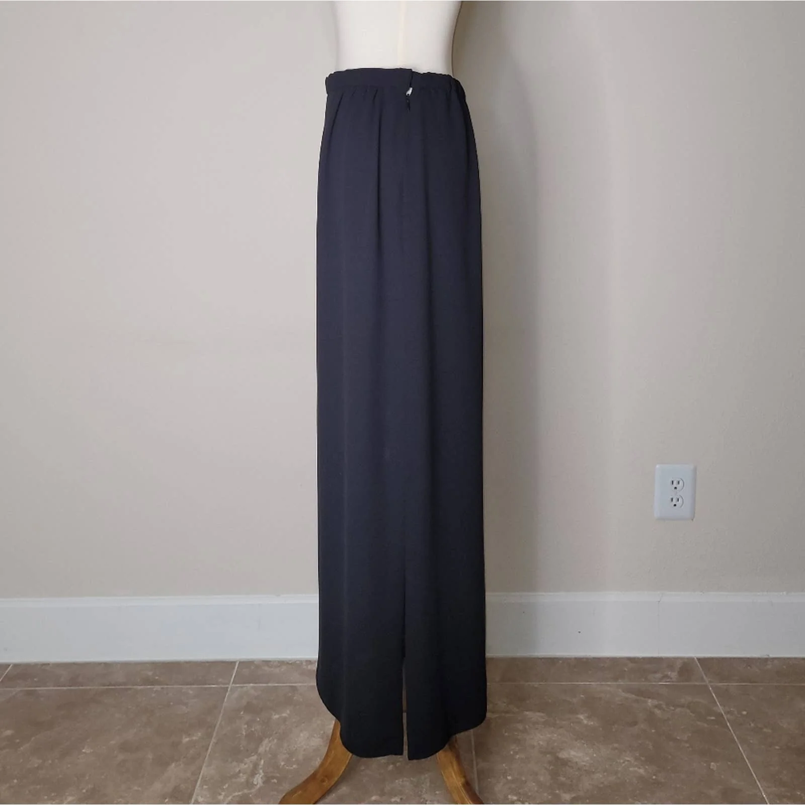 Vintage Black Flowy Maxi Skirt with Front Slit - Size Large - Image 4