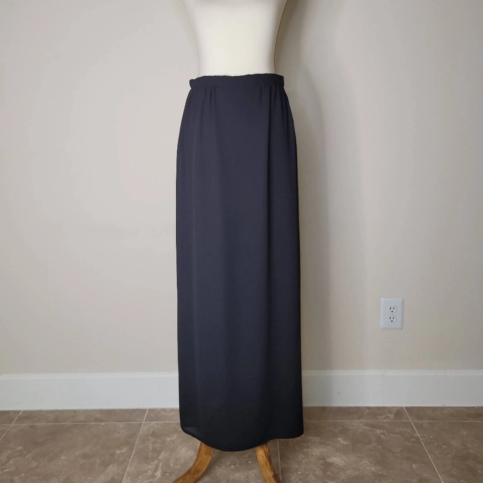 Vintage Black Flowy Maxi Skirt with Front Slit - Size Large - Image 5