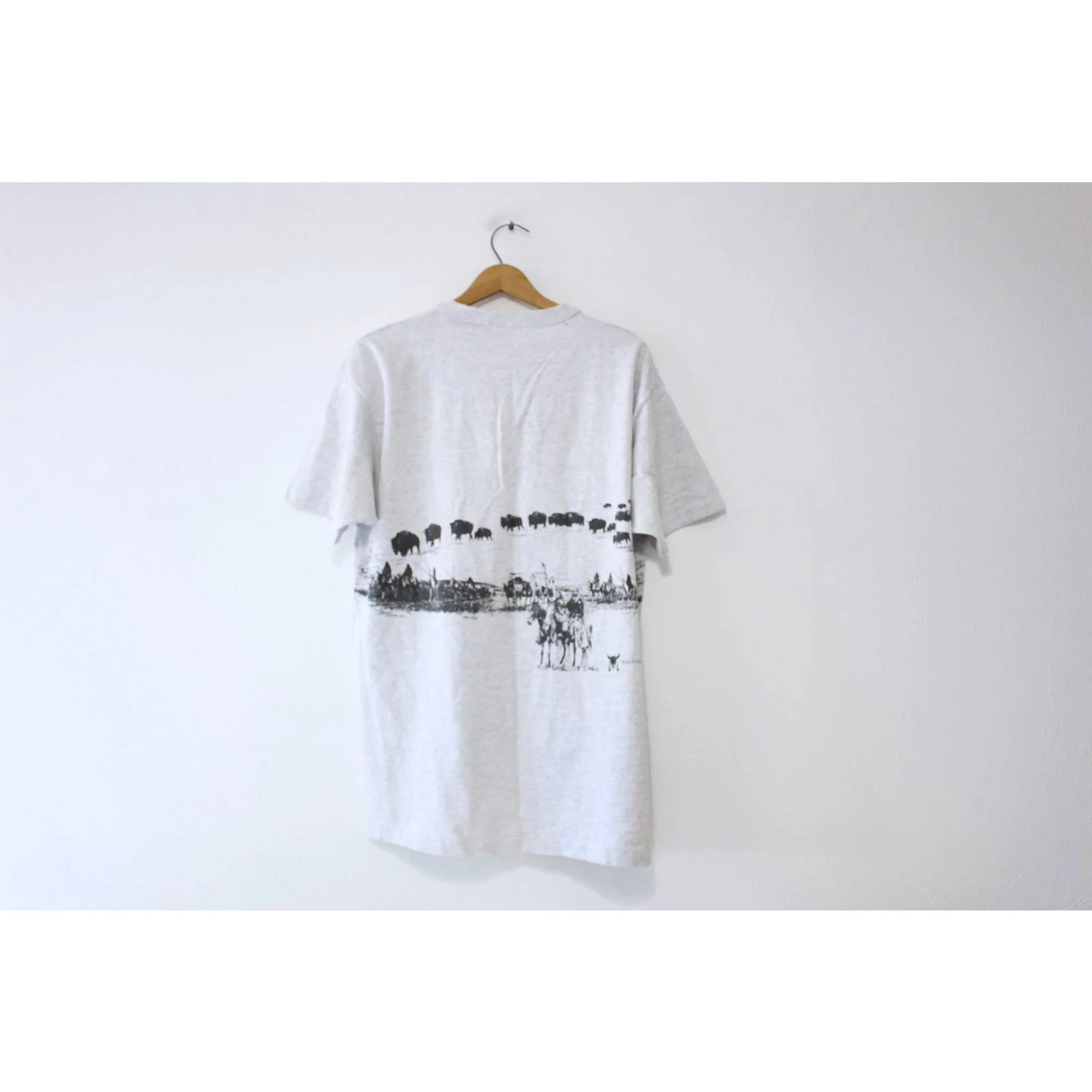 Vintage Black Hills South Dakota Geometrical Bison T-Shirt Xl by Anvil - Image 2