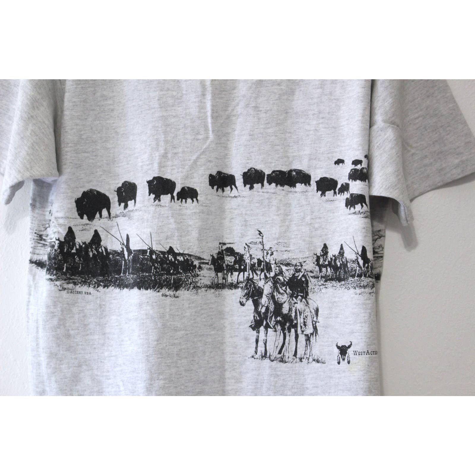 Vintage Black Hills South Dakota Geometrical Bison T-Shirt Xl by Anvil - Image 6