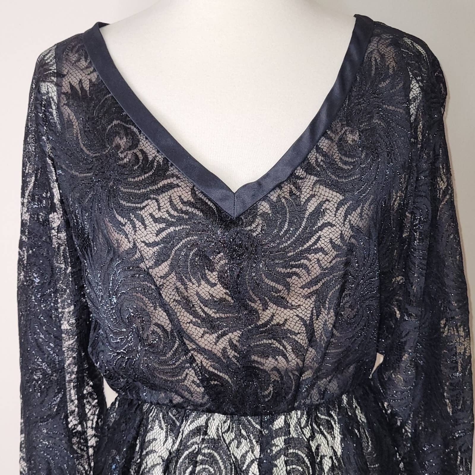 Vintage Black Lace V-Neck Peplum Blouse Size Small by Werle Beverly Hills - Image 6