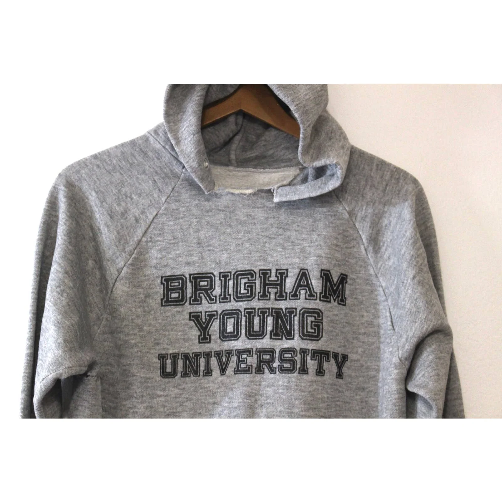 Vintage Brigham Young University Byu Cougars Hooded Sweatshirt Medium - Image 3