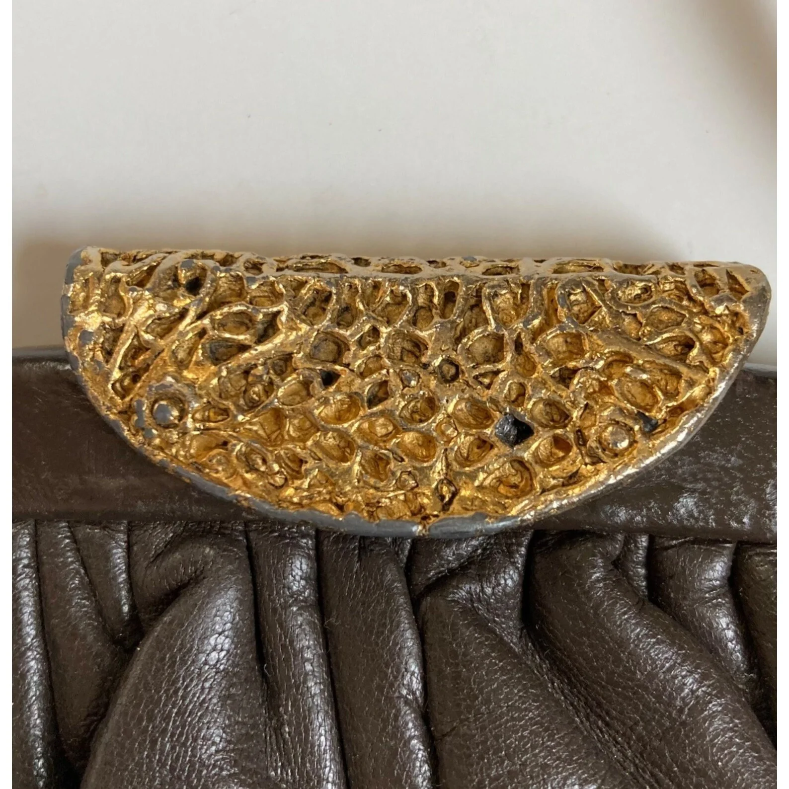 Vintage Brown Leather Handbag Clutch Brutalist Gold Clasp Made In Usa by Ingber - Image 6
