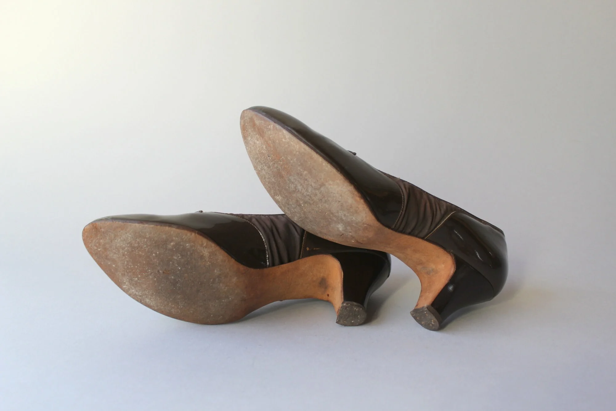 Vintage Brown Patent Pumps 60s Dr. Scholl's High Vamp 30s Style 60s Patent Shoes by Fashion-ease By Dr. Scholl's - Image 9
