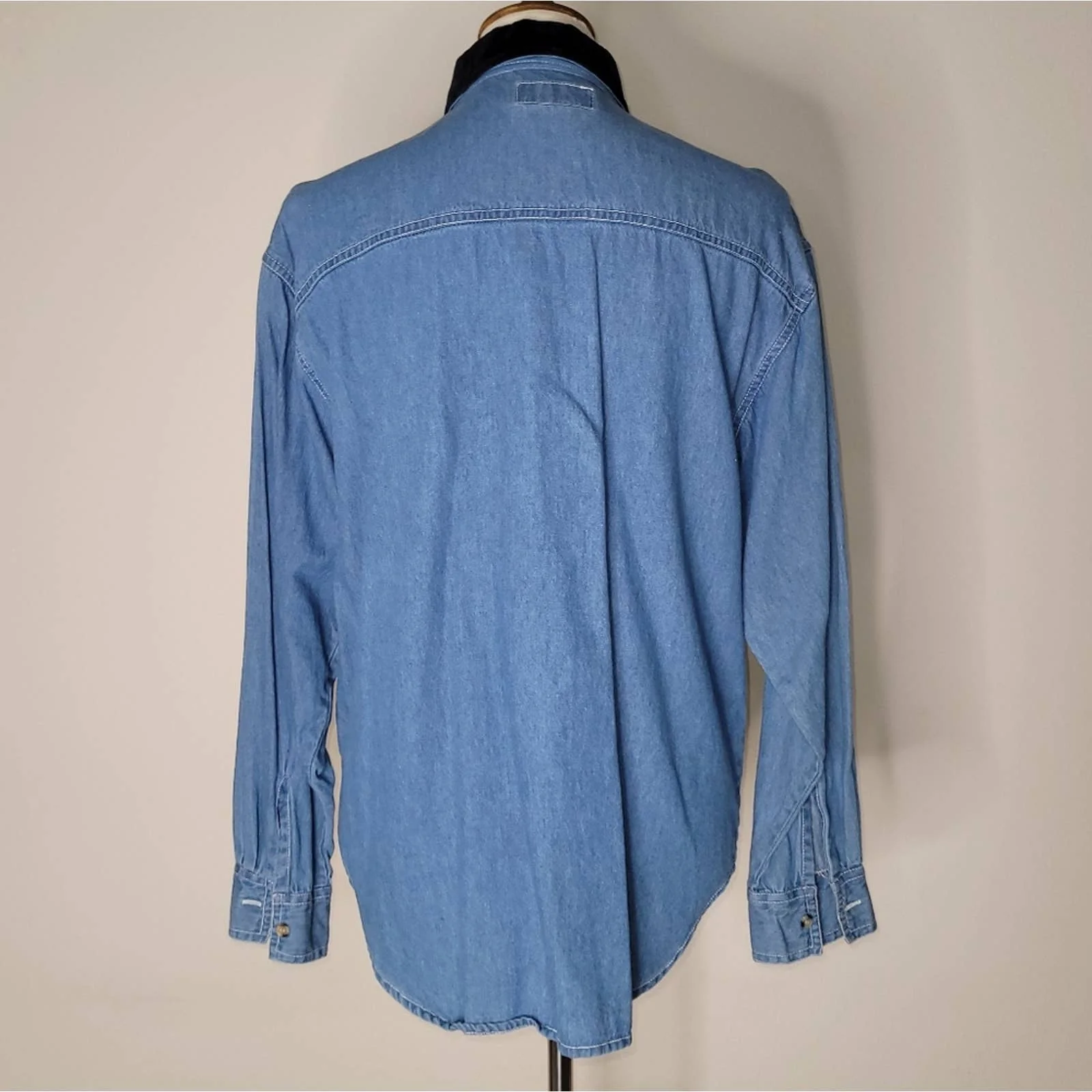 Vintage Christmas Holiday Denim Embroidered Long-Sleeved Collared Shirt by At Last - Image 2