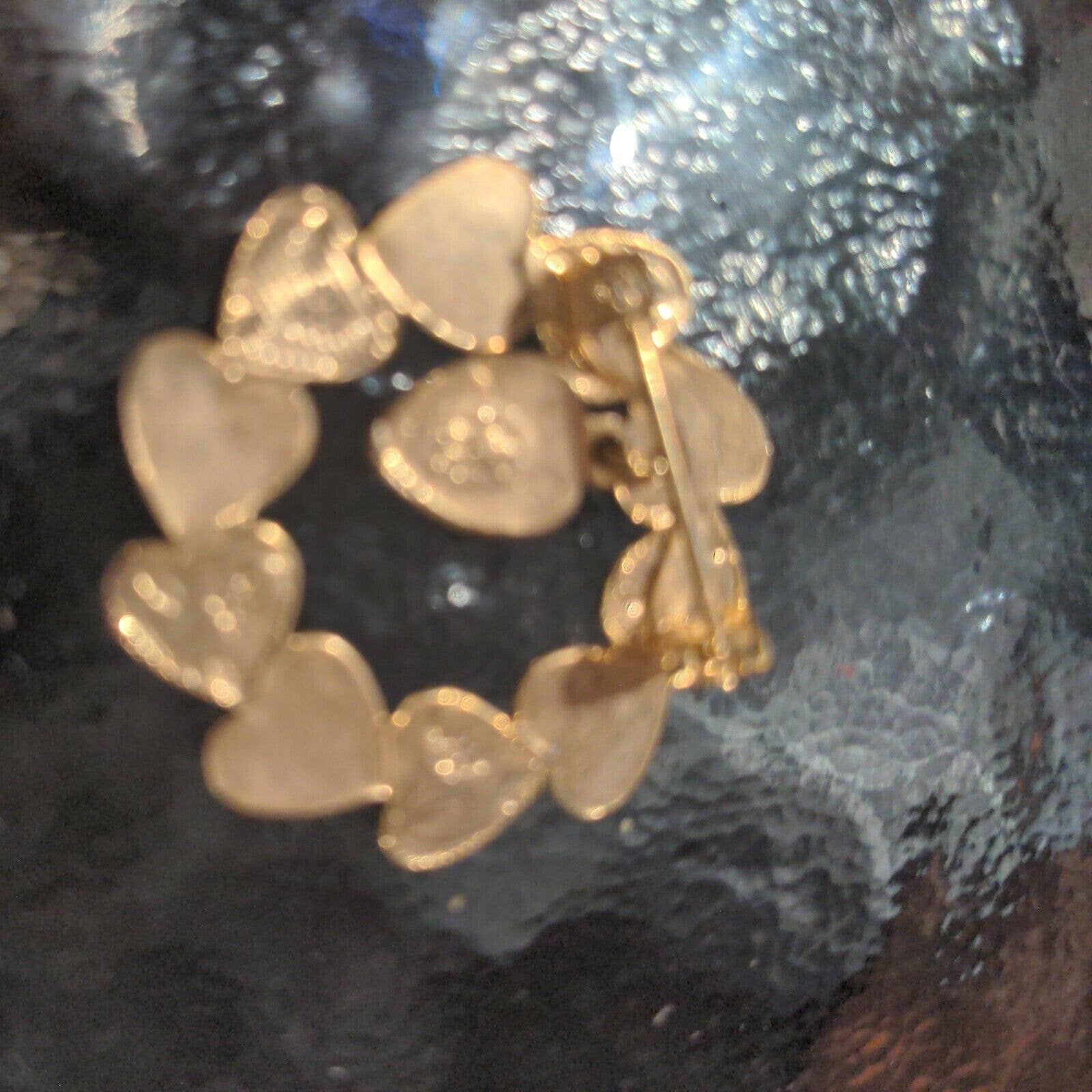 Vintage Circle of Hearts Mother Mary Medal Religious Gold Tone Brooch - Image 3