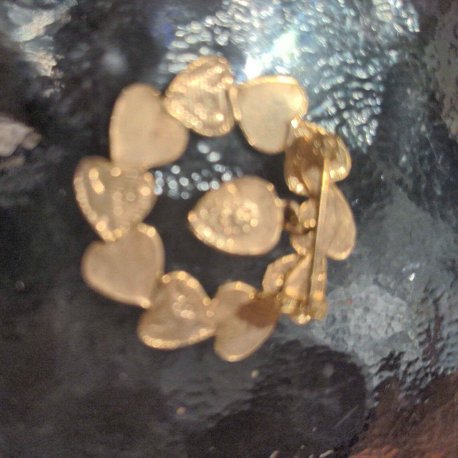 Vintage Circle of Hearts Mother Mary Medal Religious Gold Tone Brooch - Image 4