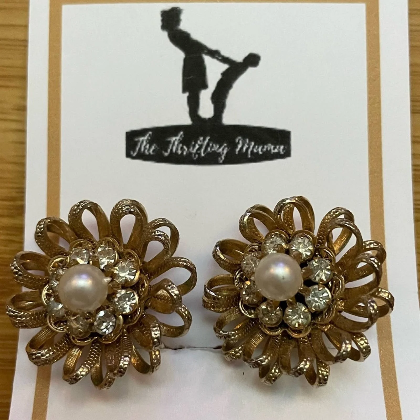 Vintage Clip On Earrings - Image 2