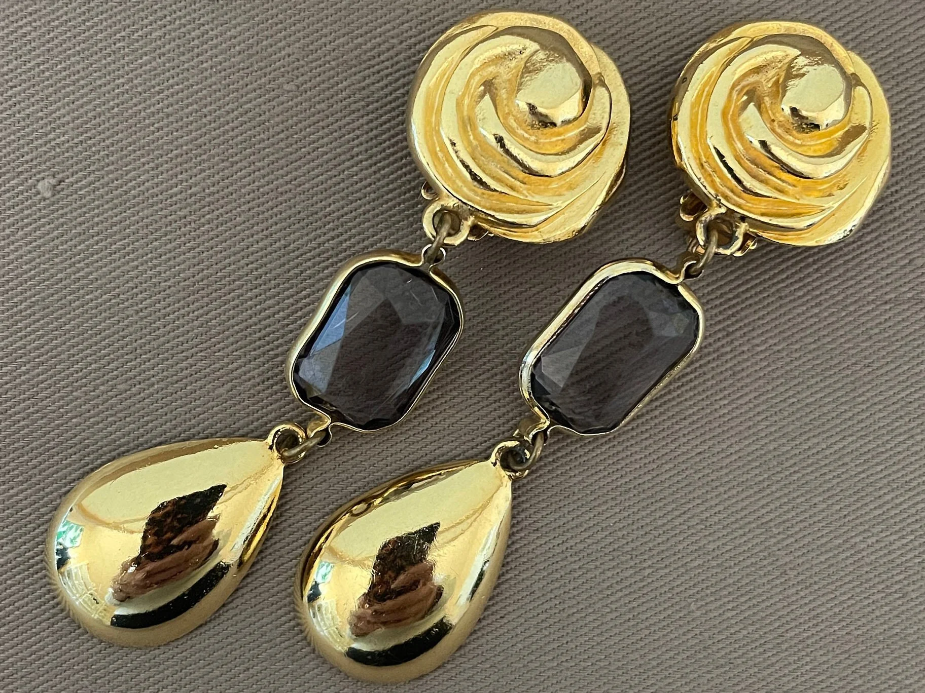 Vintage Deco Lucite Acrylic Long Clip On Statement Earrings - Image 2